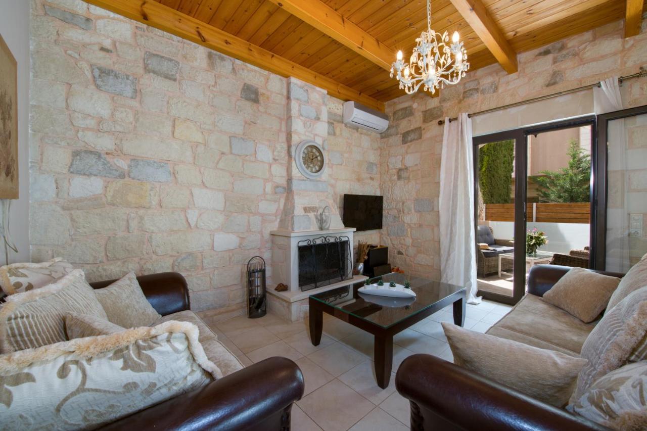 Villa Constancia Stalós Extérieur photo